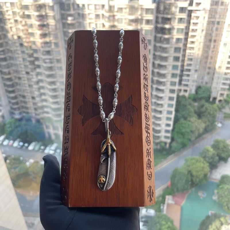 Ch**me He**ts necklaces